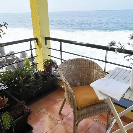 The Yellow House بيت للعطل *