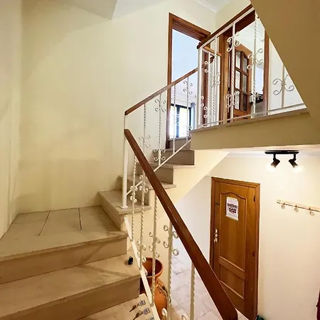 The Yellow House بيت للعطل بول دو مار