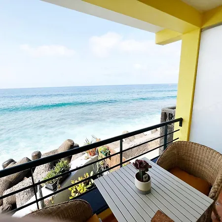 بيت للعطل The Yellow House بول دو مار