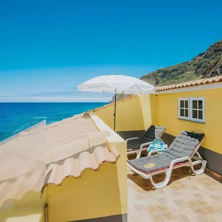 The Yellow House Casa de Férias Paul do Mar (Madeira)