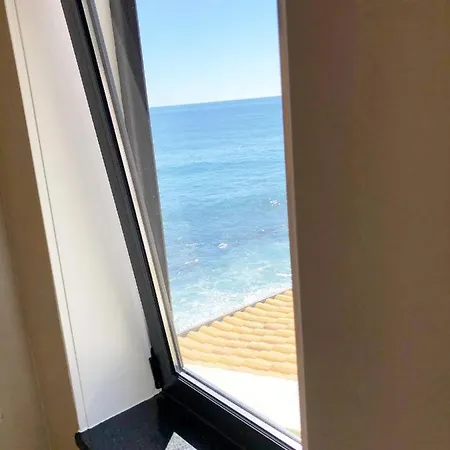 The Yellow House Paul do Mar (Madeira)