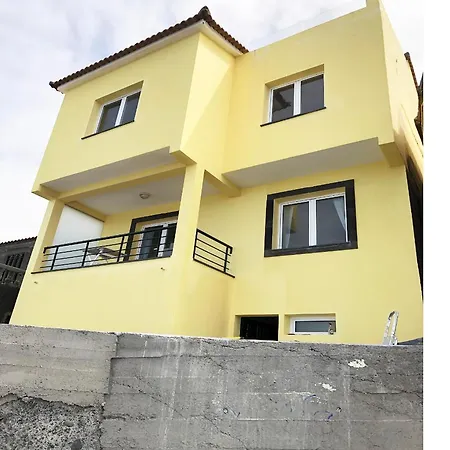 The Yellow House Casa de Férias