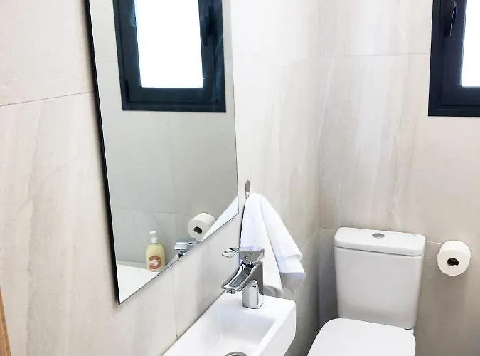 The Yellow House פול דו מאר