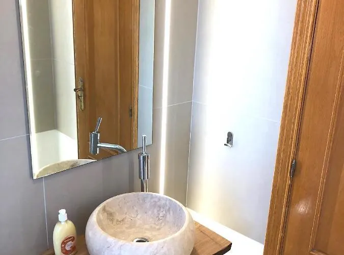 The Yellow House פול דו מאר