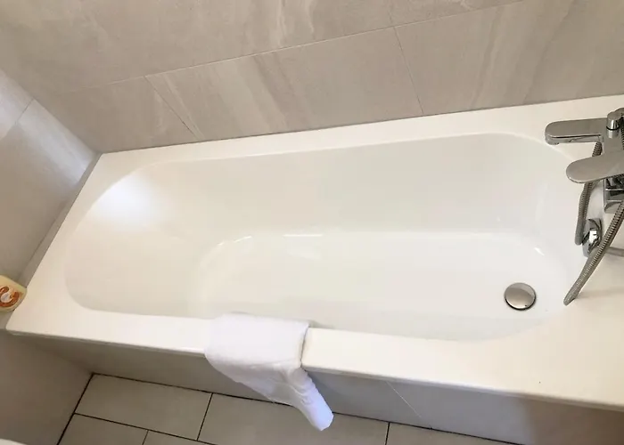 The Yellow House * פול דו מאר