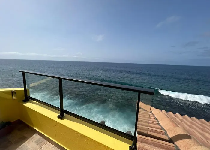 The Yellow House * Paul do Mar (Madeira)