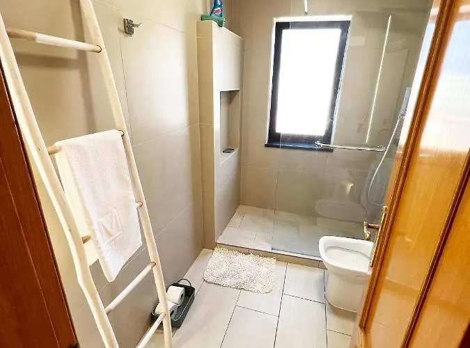 The Yellow House פול דו מאר