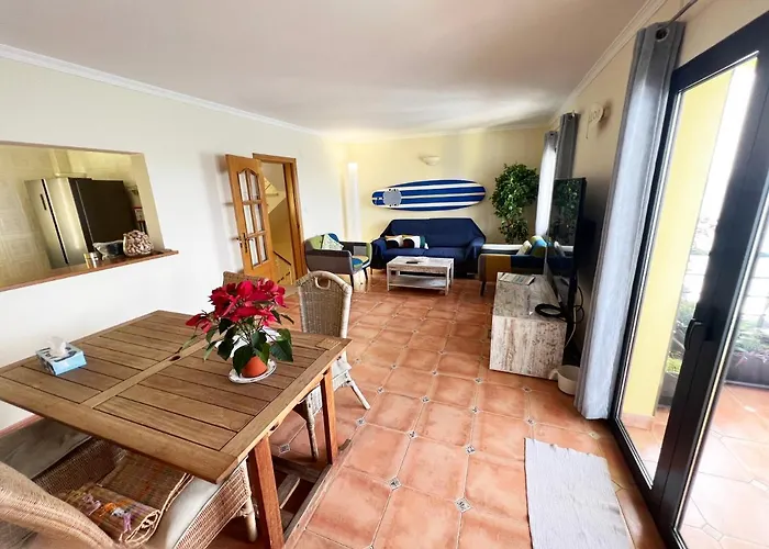 The Yellow House * פול דו מאר